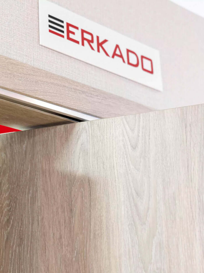 floor-decor-erkado-sgavaema-vrata-03