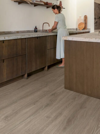 Ламиниран паркет Quick-Step Majestic 3548 Woodland Oak Brown